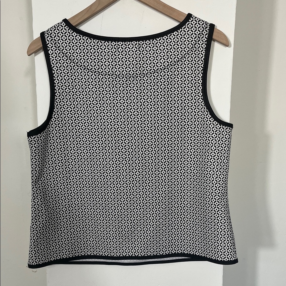 Max Studio Monochrome Patterned Tank Top - Picture 5 of 6